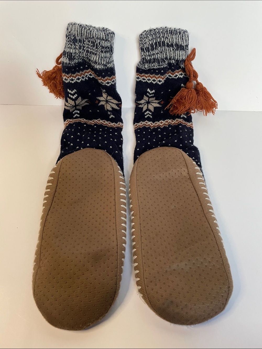 NWOT Cozy Knit Slipper Socks with Tassels - Navy, Cream & Rust. Size 9 - Picture 3 of 4
